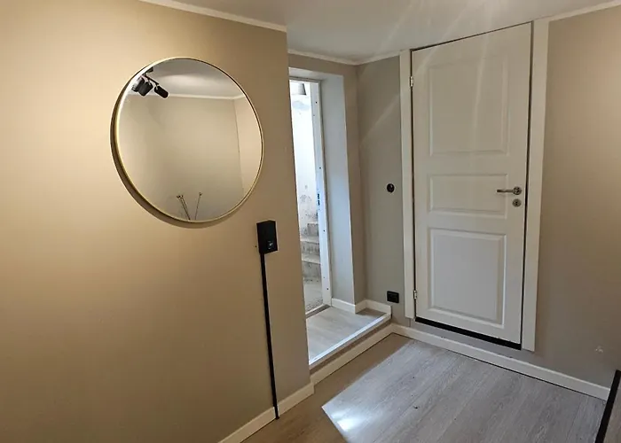 Moderne 2 Roms Leilighet Med Gratis Parkering Naer Sentrum 아파트 *