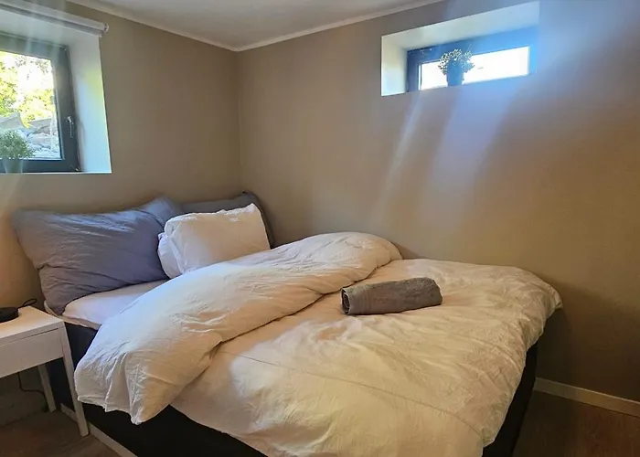 Moderne 2 Roms Leilighet Med Gratis Parkering Naer Sentrum * 산데피요르드