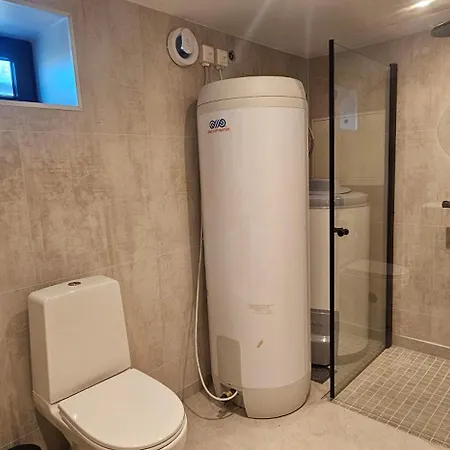 Moderne 2 Roms Med Gratis Parkering Naer Sentrum Apartamento *